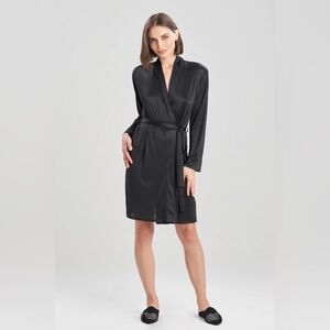 Natori Satin Wrap Black Robe Medium Silky Cool Sexy‎ Lightweight Pajamas Lounge